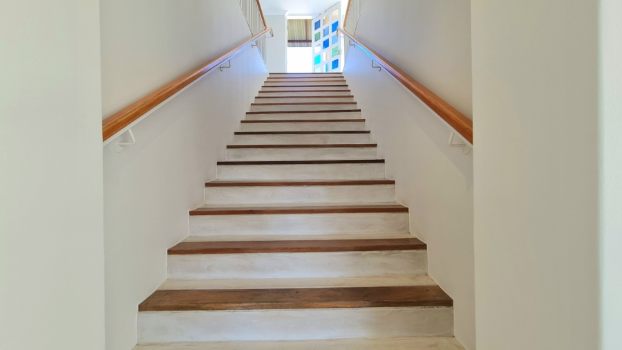 7 Bedroom Property for Sale in Whale Rock Western Cape